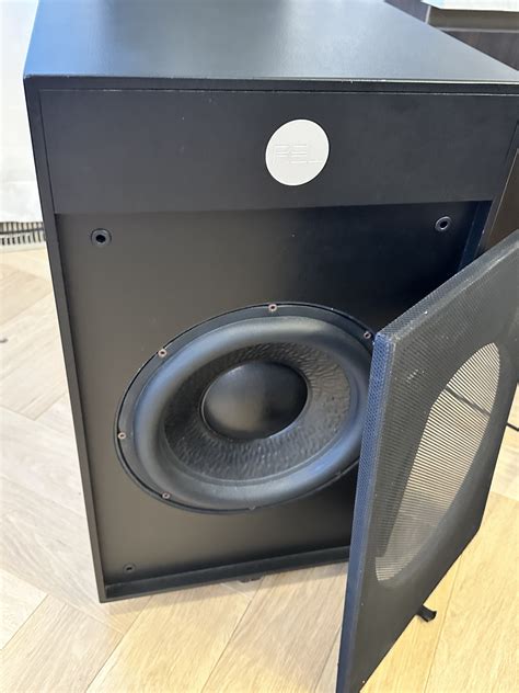 REL Acoustics Britannia B1 Subwoofer, Made in the .